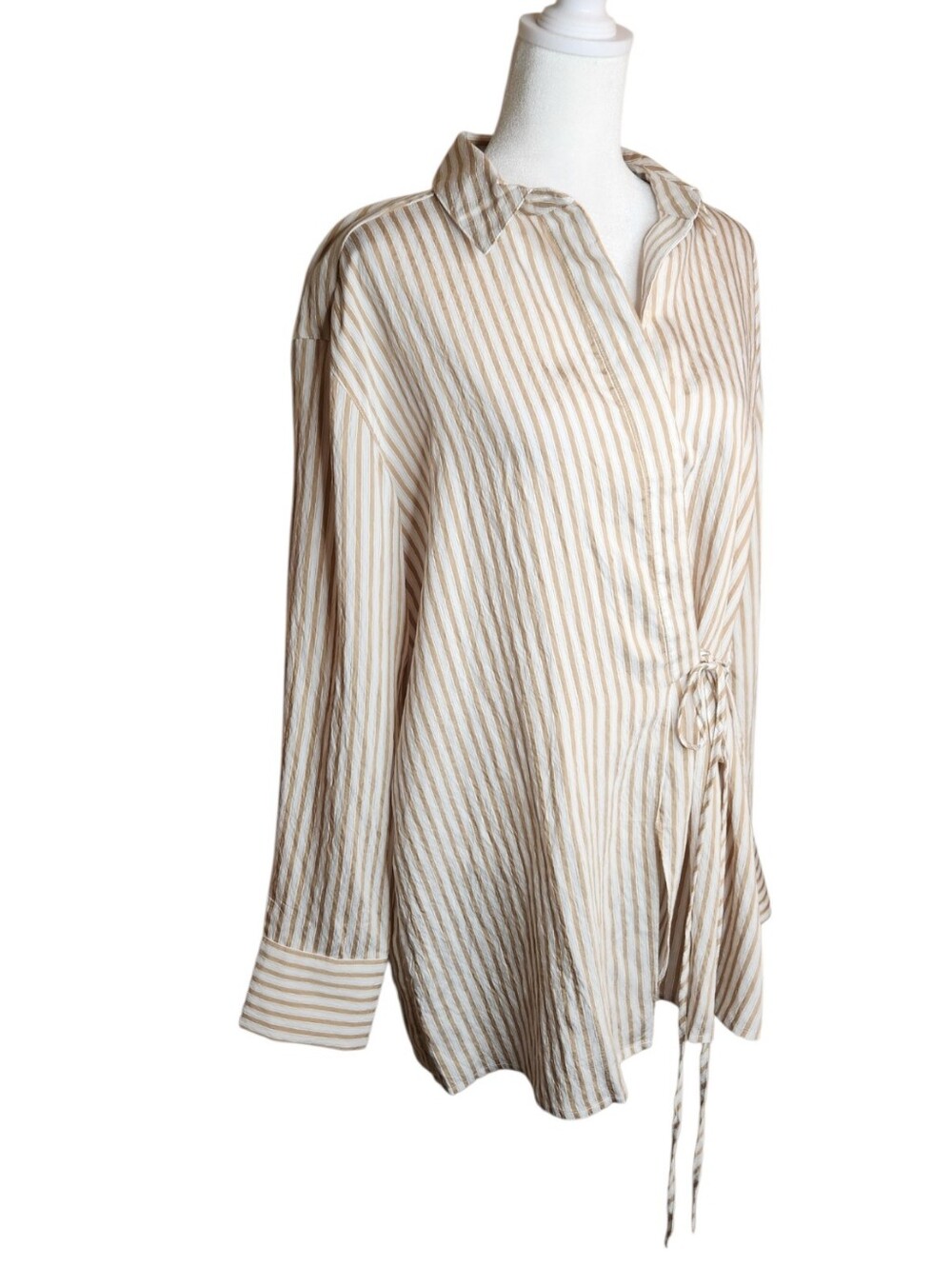 NEW Loft Beige Striped Top with Asymmetrical Tie Size Medium - Picture 4 of 7